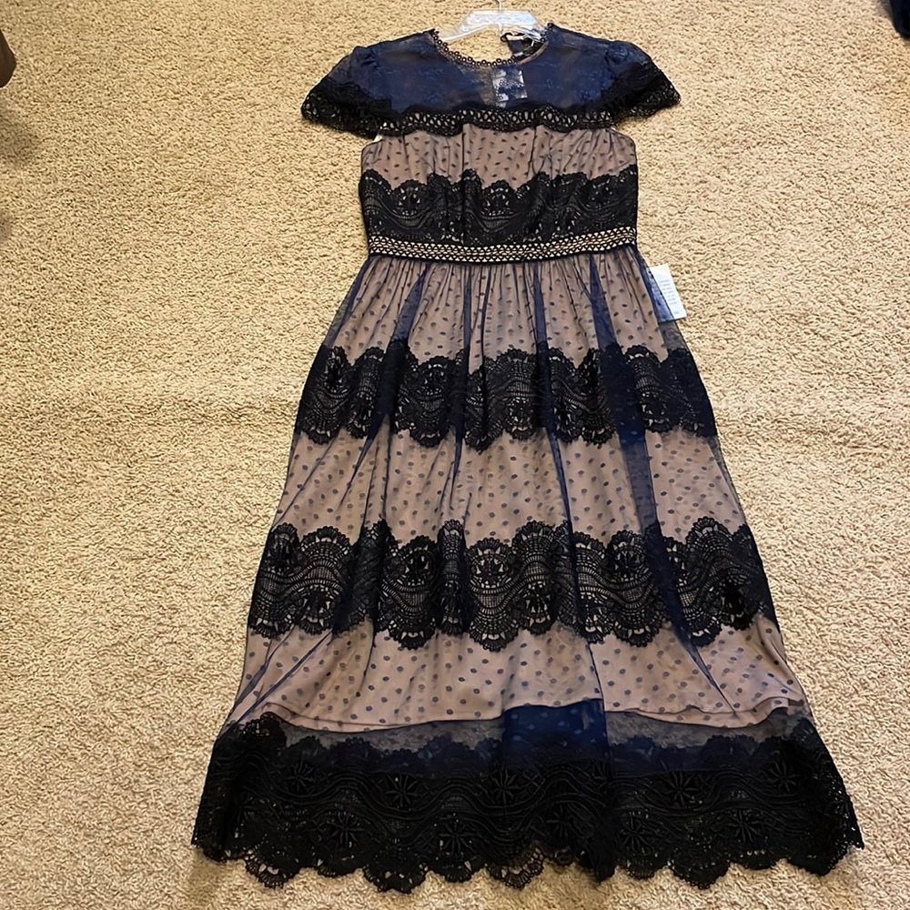 Lace midi dress